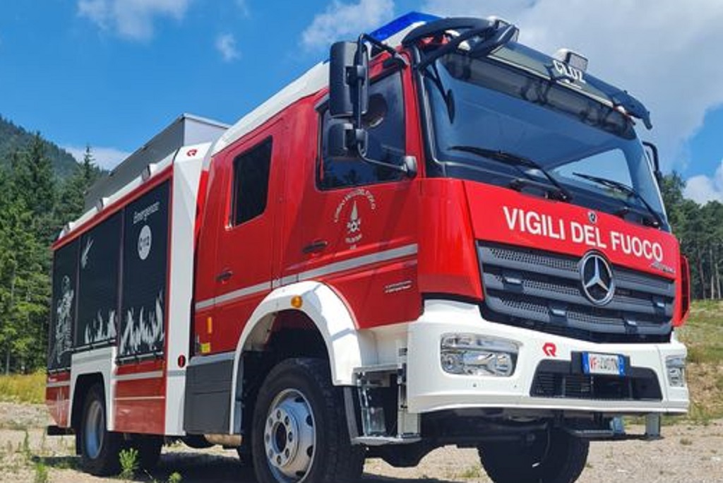 I vigili di Cloz inaugurano la nuova autobotte