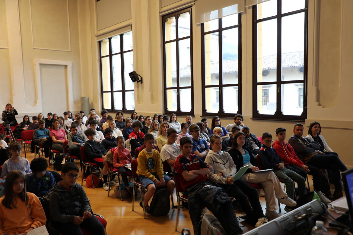 Riscrivere, riprendere, e commentare Calvino: premiate due classi della val di Non