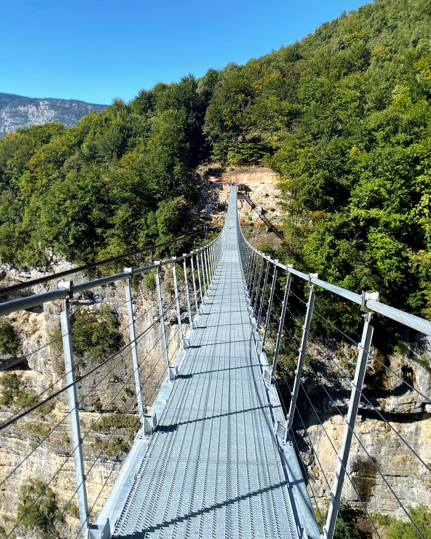 Mezzocorona: il ponte sospeso &egrave; ancora chiuso
