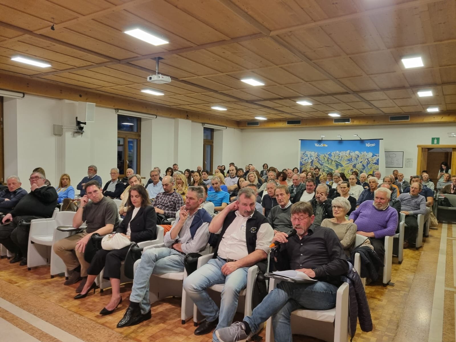 Dal parco americano a sparare a vista: dibattito a Mal&eacute; sull'orso