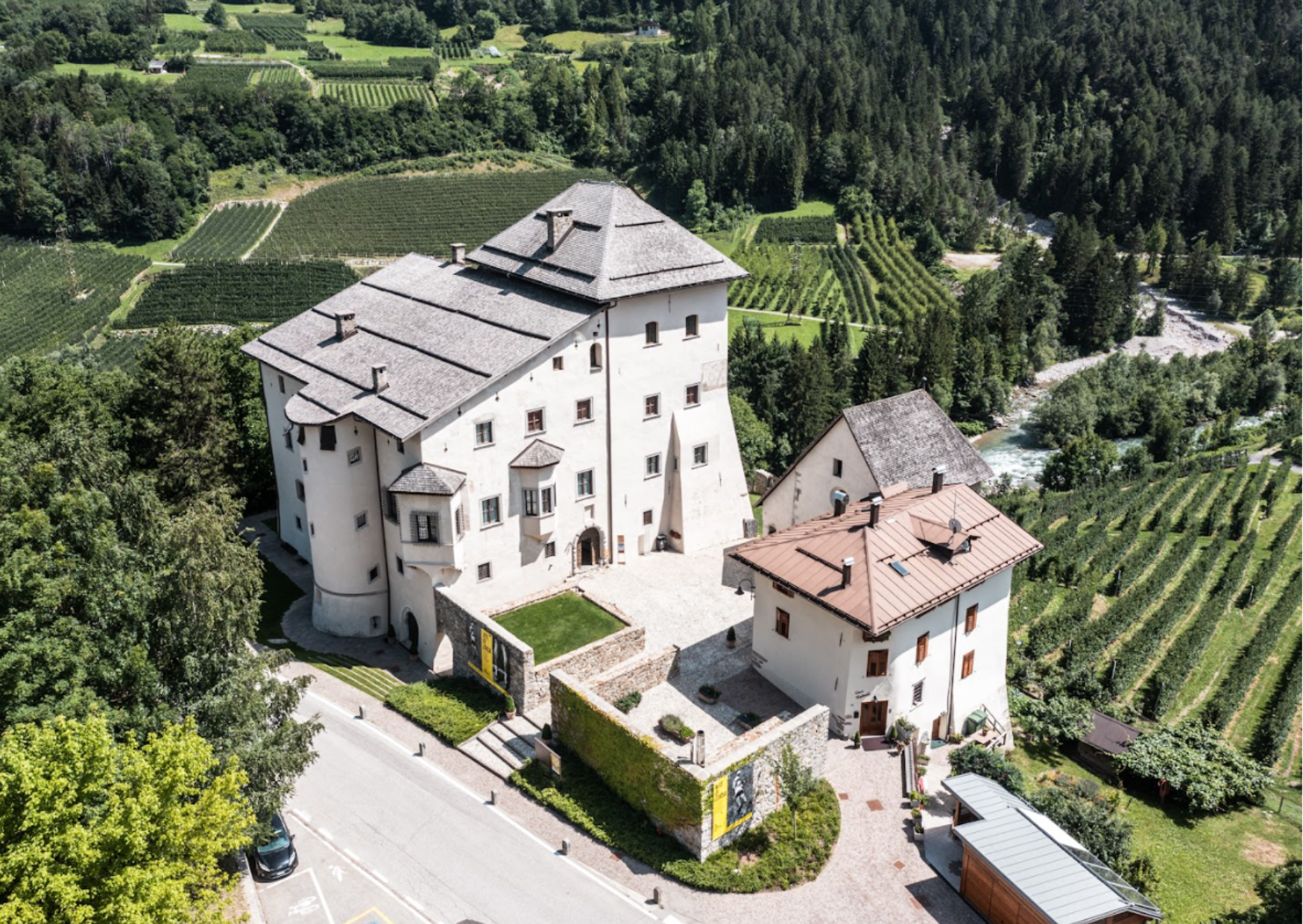 Caldes &egrave; uno dei Borghi pi&ugrave; belli d"Italia