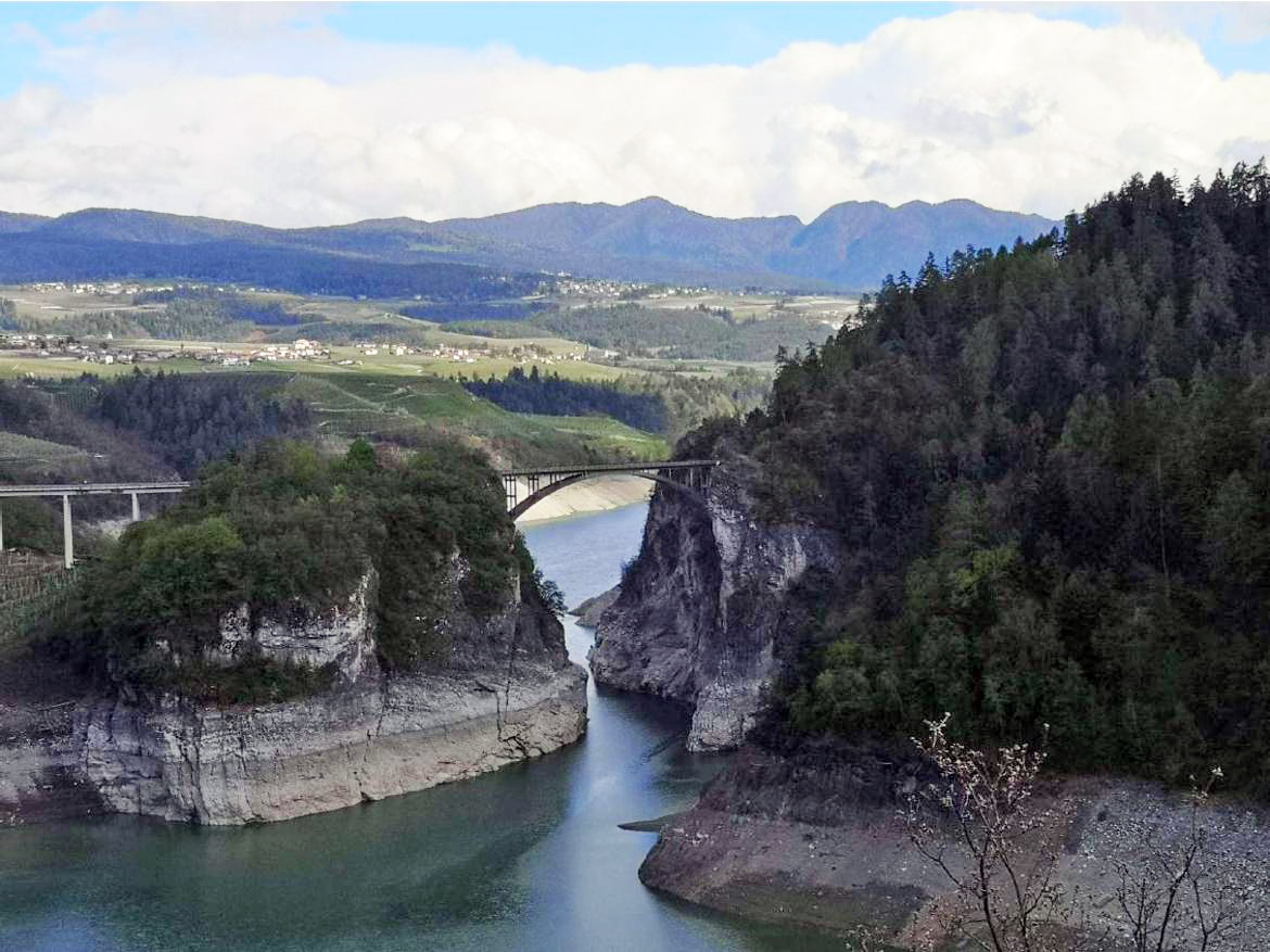 Suicidi: due in meno di 24 ore