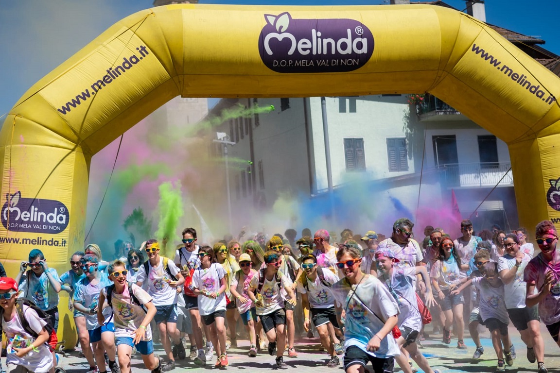 Fondo si tinge di colore: ritorna Arcobal Run