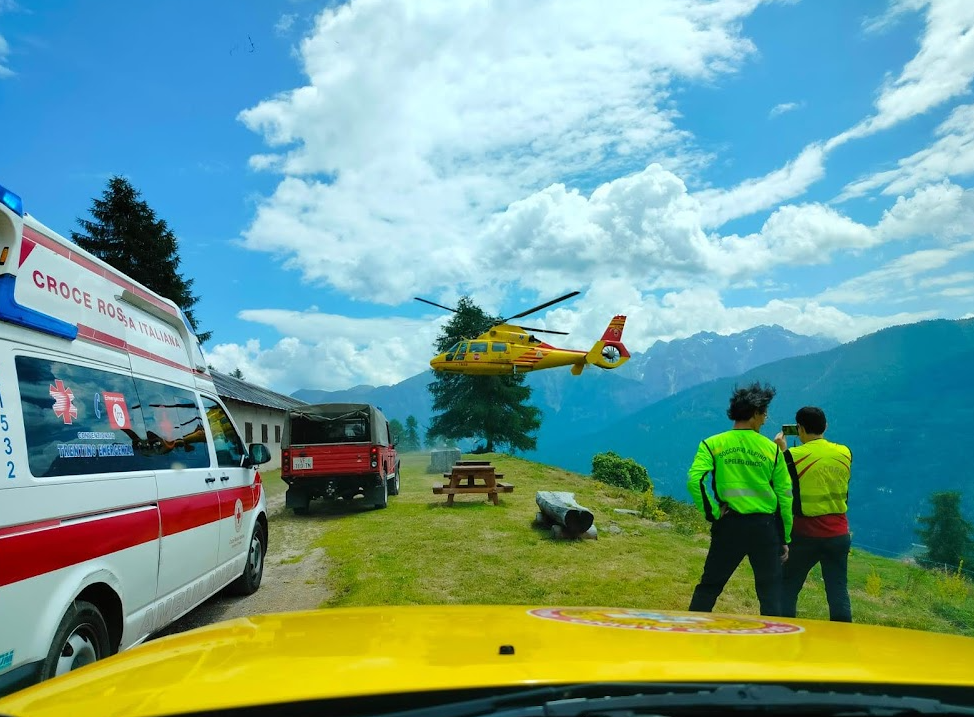 Va per funghi, una turista bergamasca elitrasportata al Santa Chiara