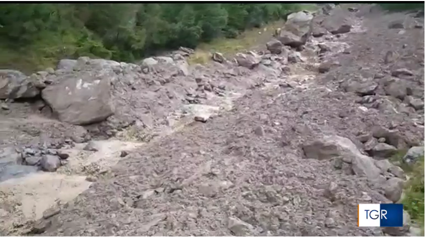 Grossa frana in Val di Peio: messi in salvo una decina di turisti