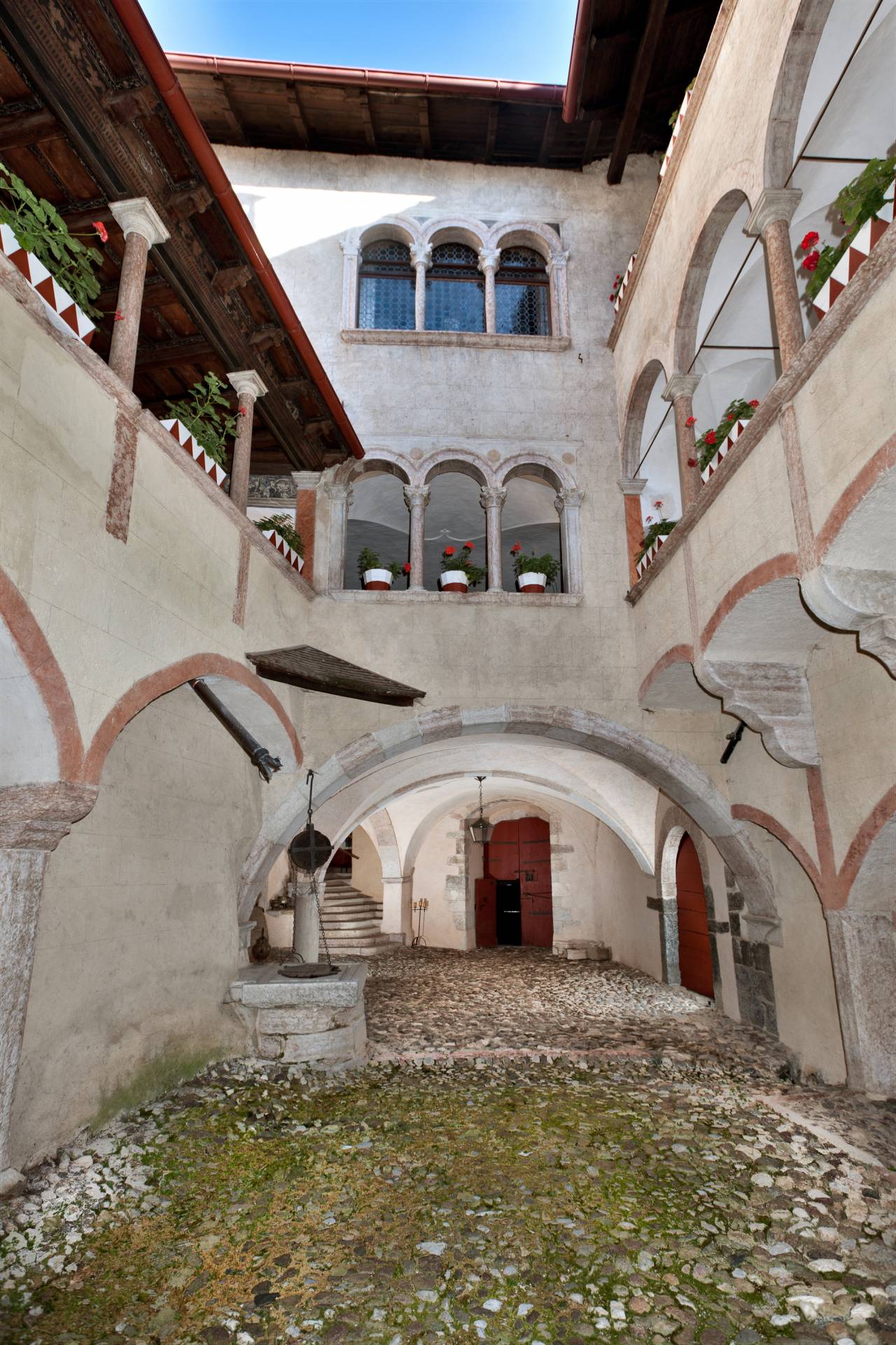 Trenino dei Castelli, un tour tra storia e gusto