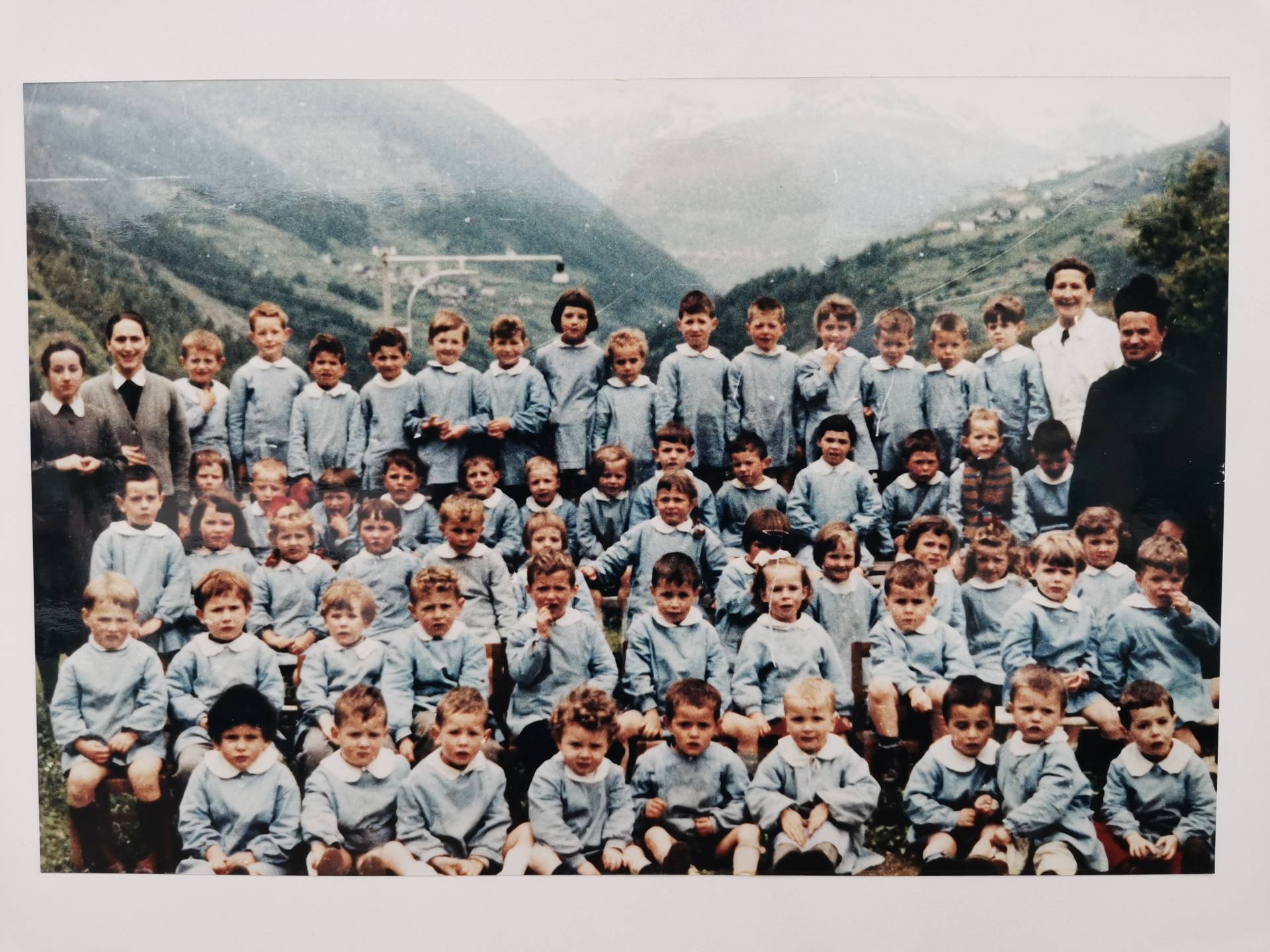 Un libro racconta la storia della scuola dell'infanzia di Ossana