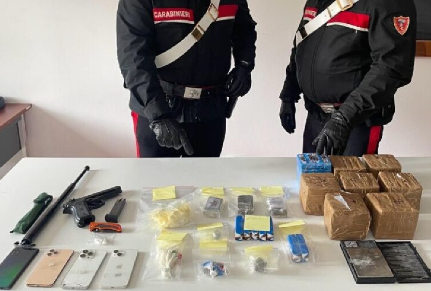 Cles, sequestro pasquale di sostanze stupefacenti
