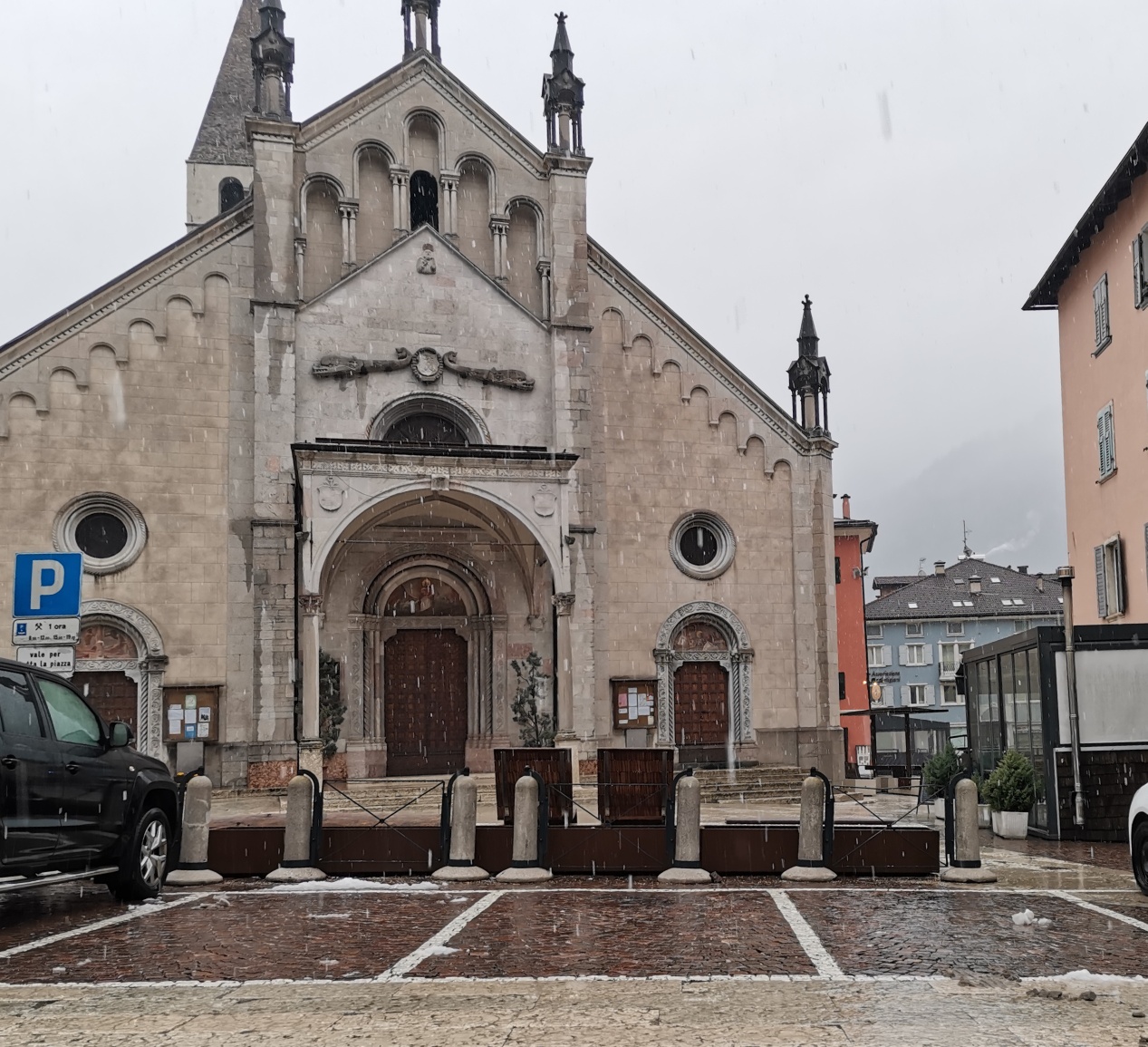 Animalisti in piazza a Mal&eacute;