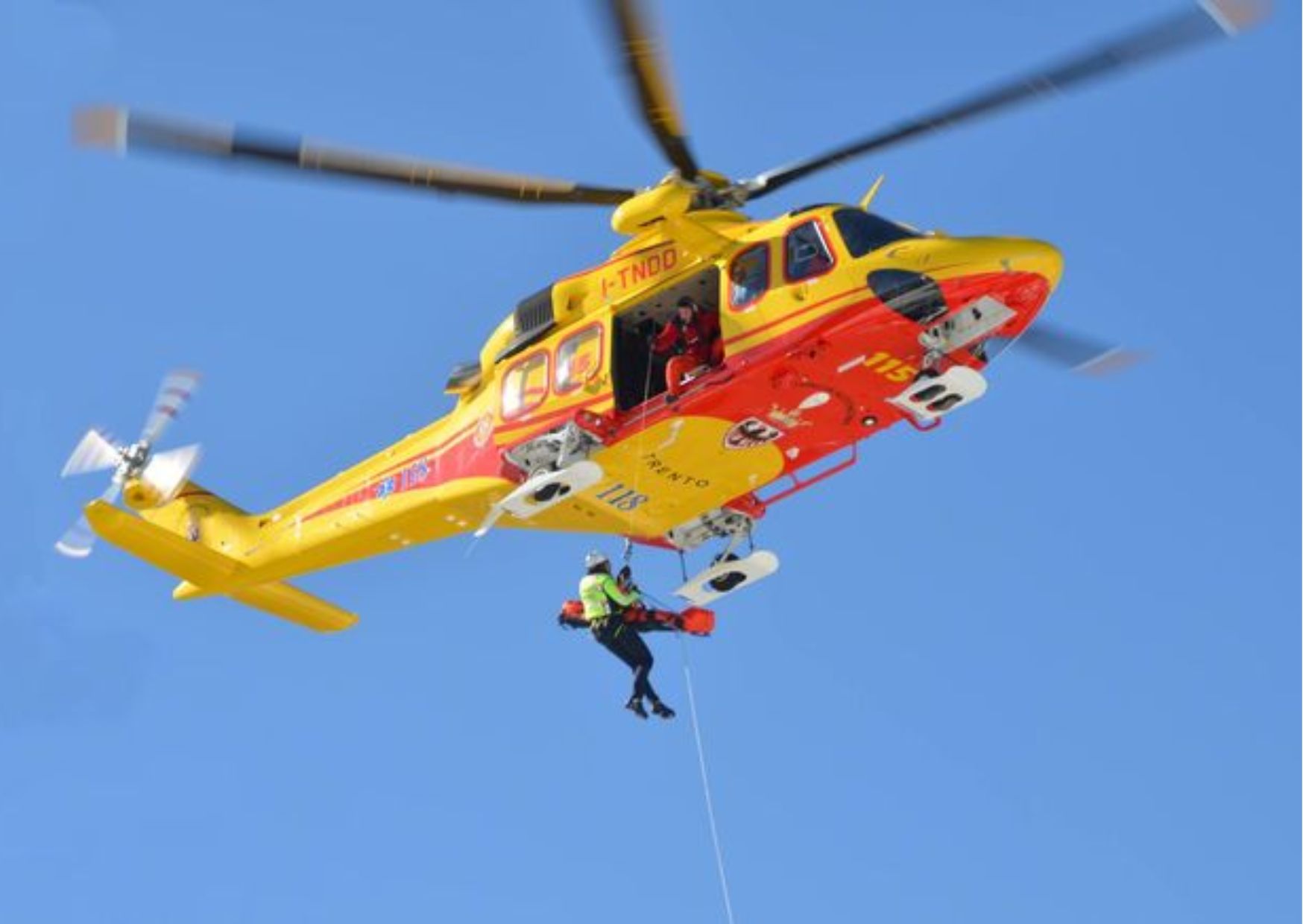 Cima Falkner, travolto da un cornicione di neve: ferito uno scialpinista