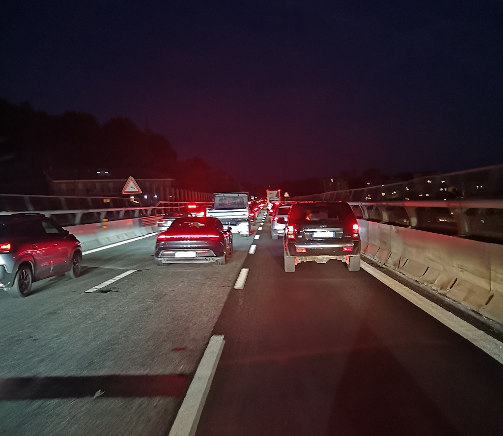 Trasporti: Salvini aumenti i limiti di velocità