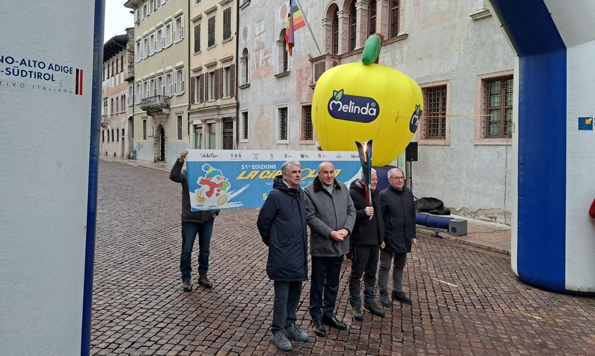 La Ciaspolada, partita la staffetta che da Trento arriva a Fondo