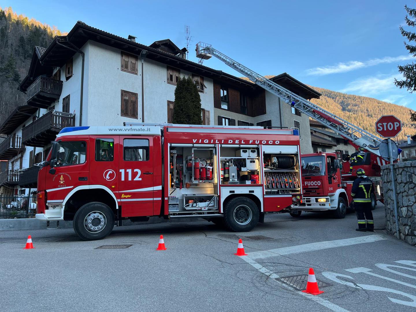 Canna fumaria in fiamme