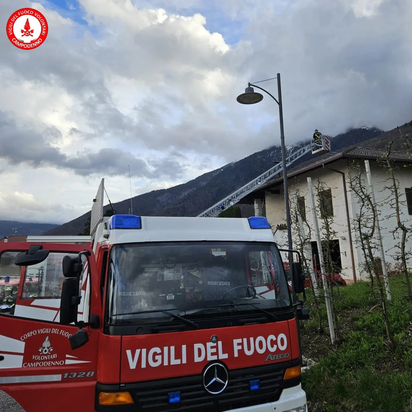 Principio d'incendio in abitazione a Lover