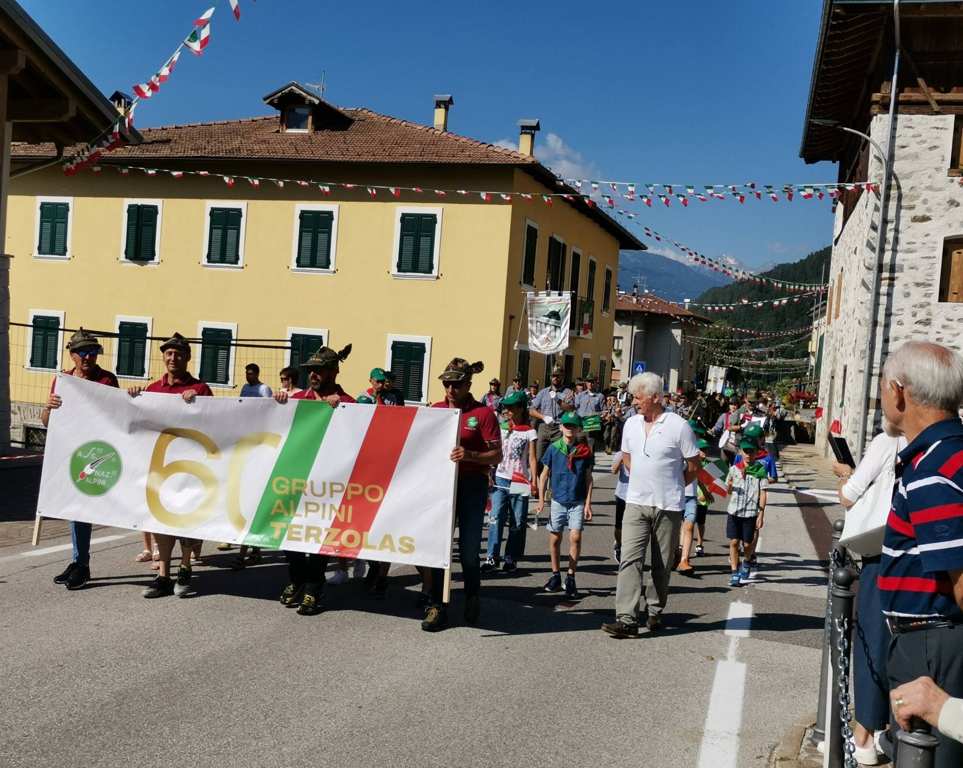 A Terzolas festa per gli alpini