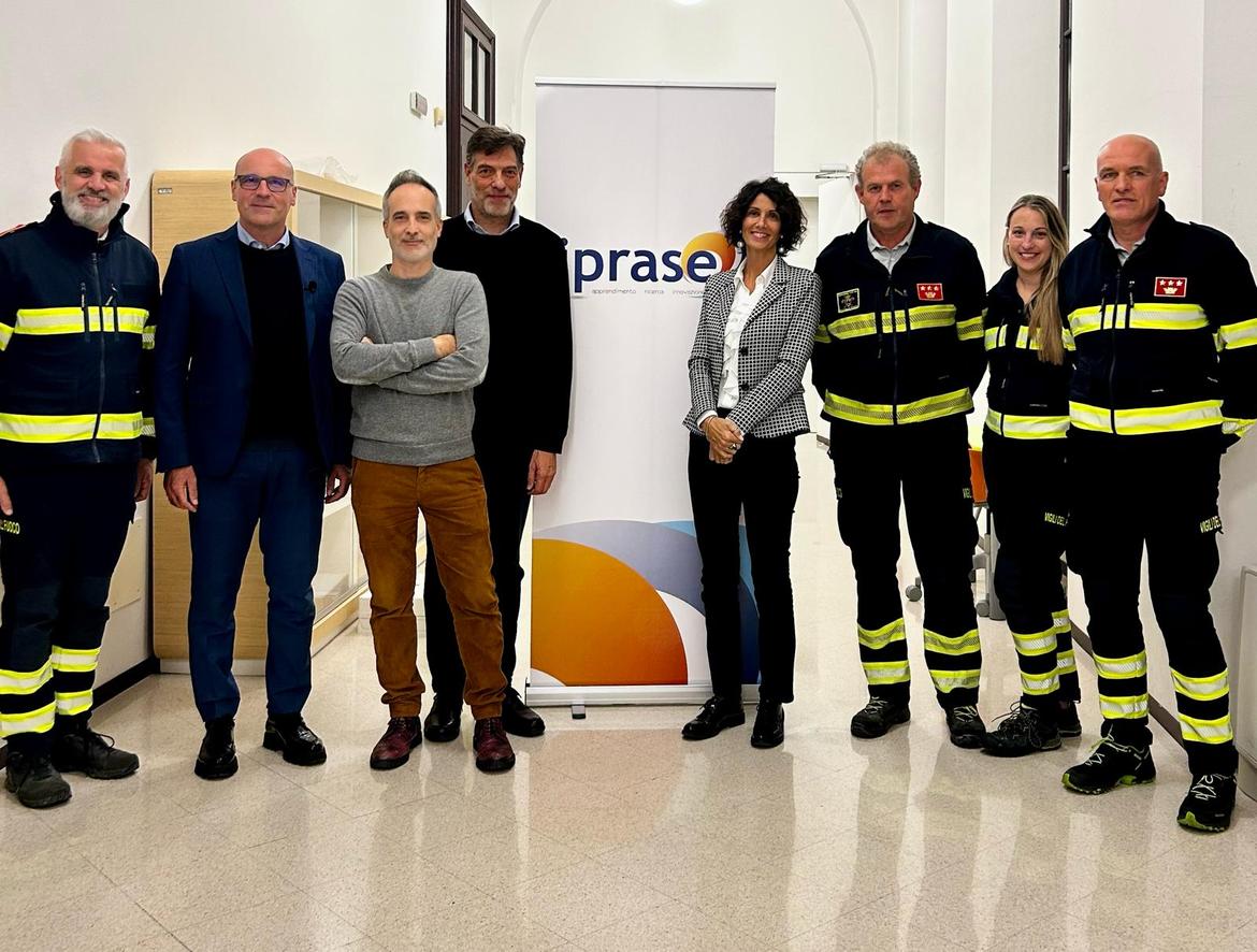 Istruttori degli allievi dei vigili del fuoco in formazione