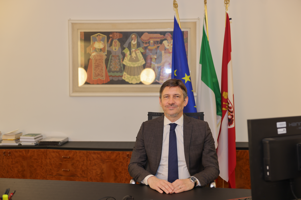 Sostegno al reddito, l"Assegno unico provinciale integrativo rispetto alla misura nazionale