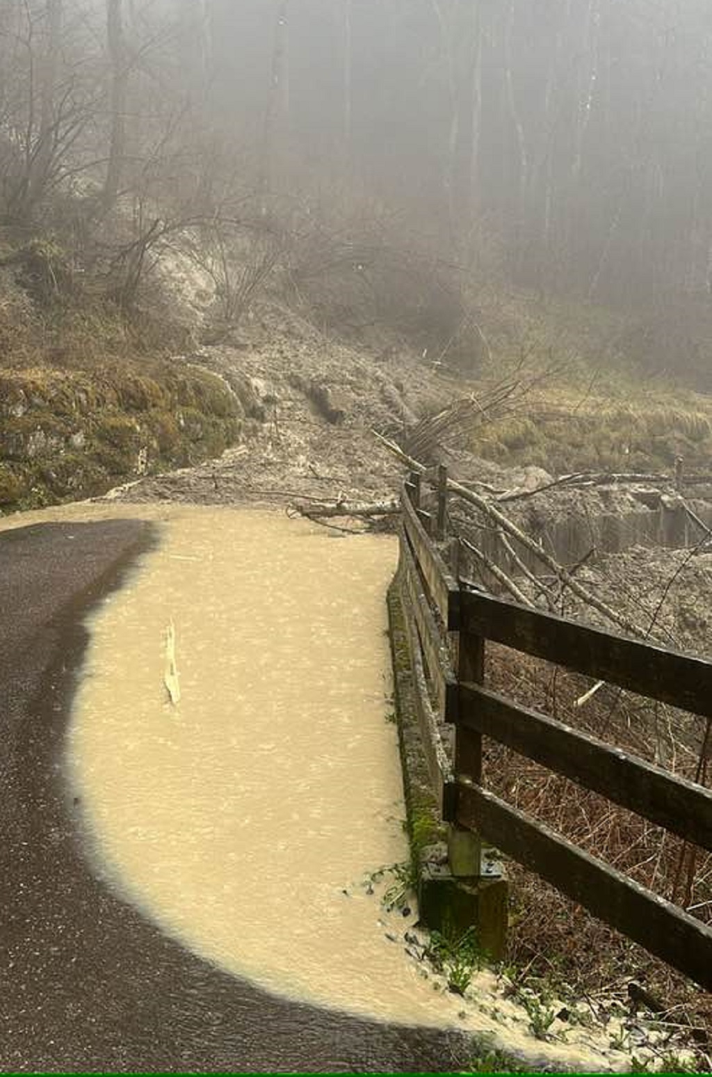 Maltempo, ciclabile interrotta