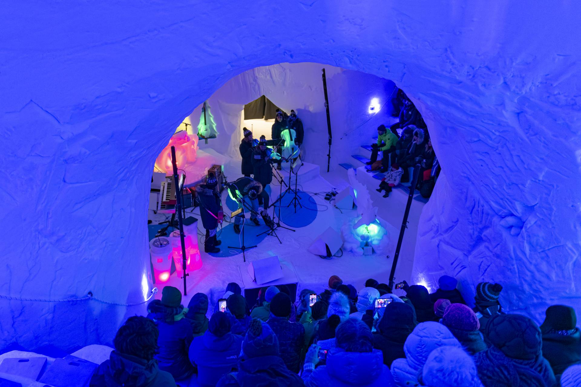 Al via con il sold out i concerti sul Ghiacciaio Presena