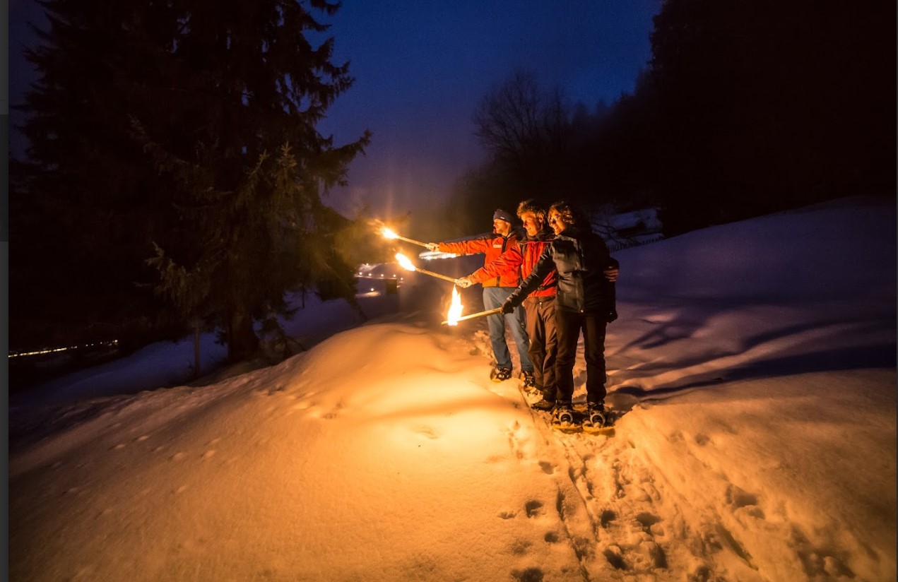 Ciaspolando al chiaro di luna in Val di Sole