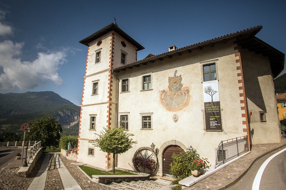 A Rev&ograve; si parla di lupi e orsi