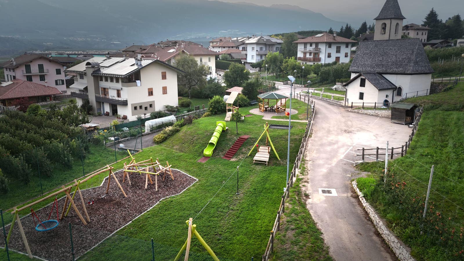 Tutto nuovo il parco giochi di Tuenetto