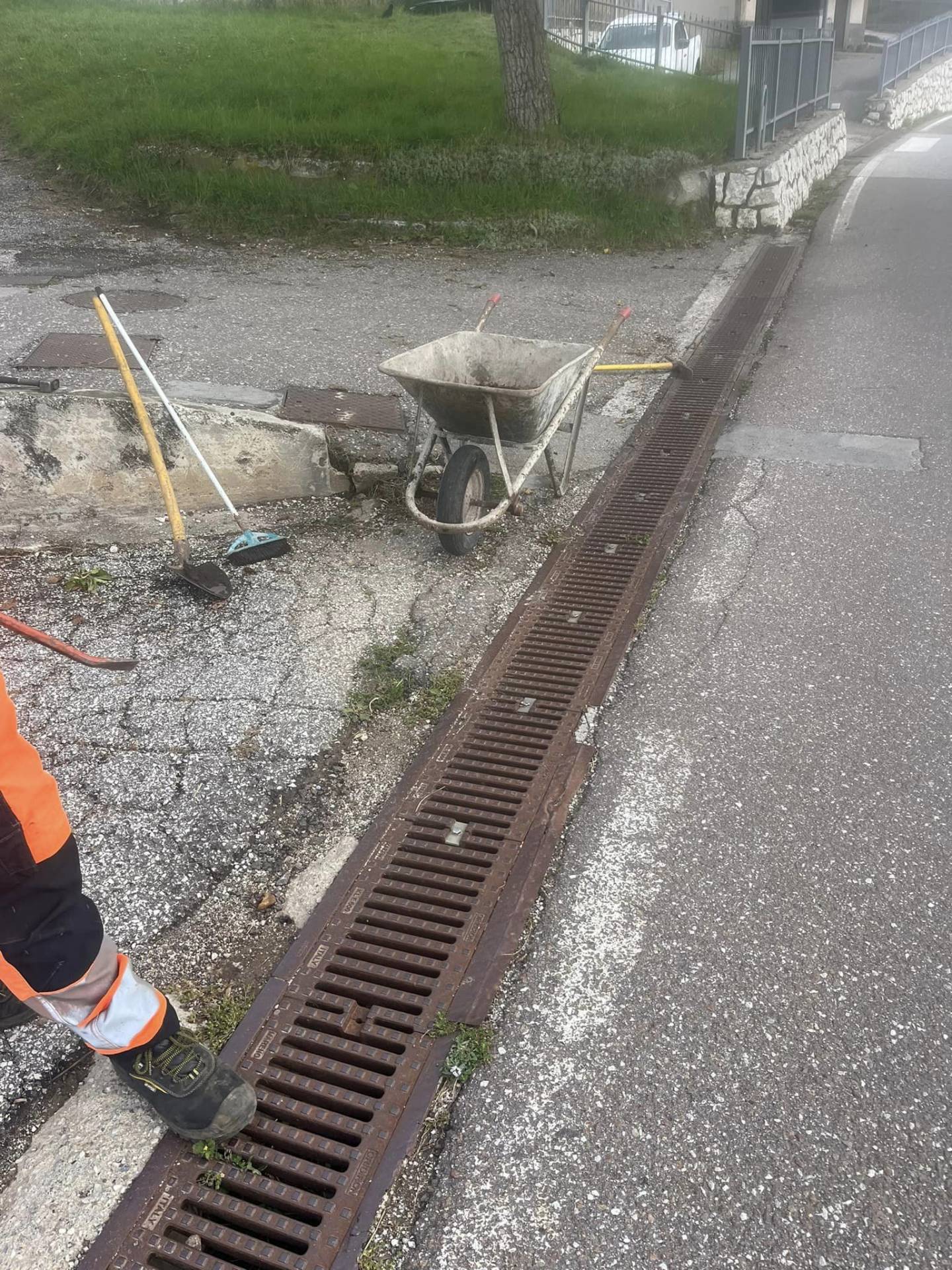 Sfruz, operazione caditoie pulite