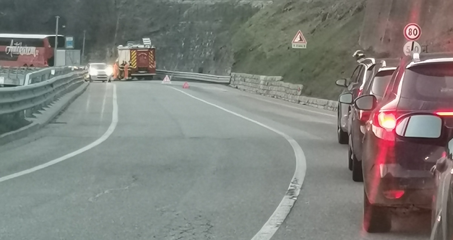 La corriera perde gasolio a Mostizzolo