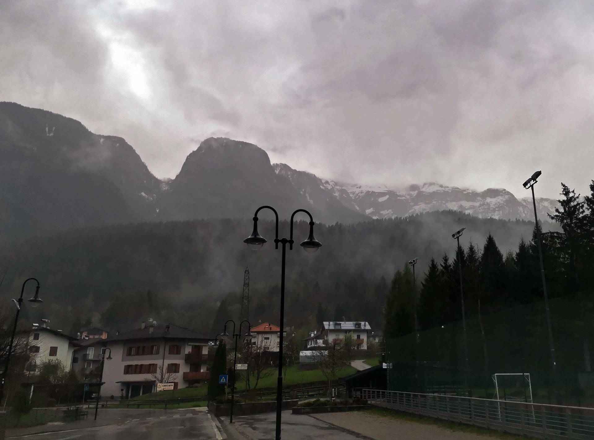 Meteo, attesa pioggia anche intensa fino a sera