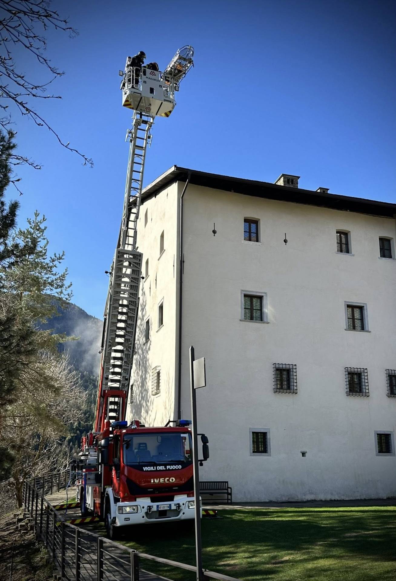 Grandi manovre a Castel Caldes