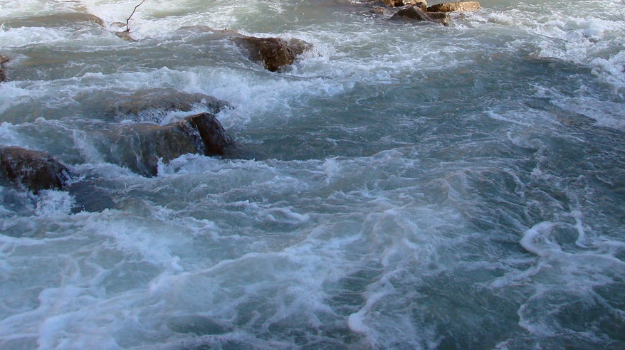 Mistero sul corpo di una donna trovata nel Noce