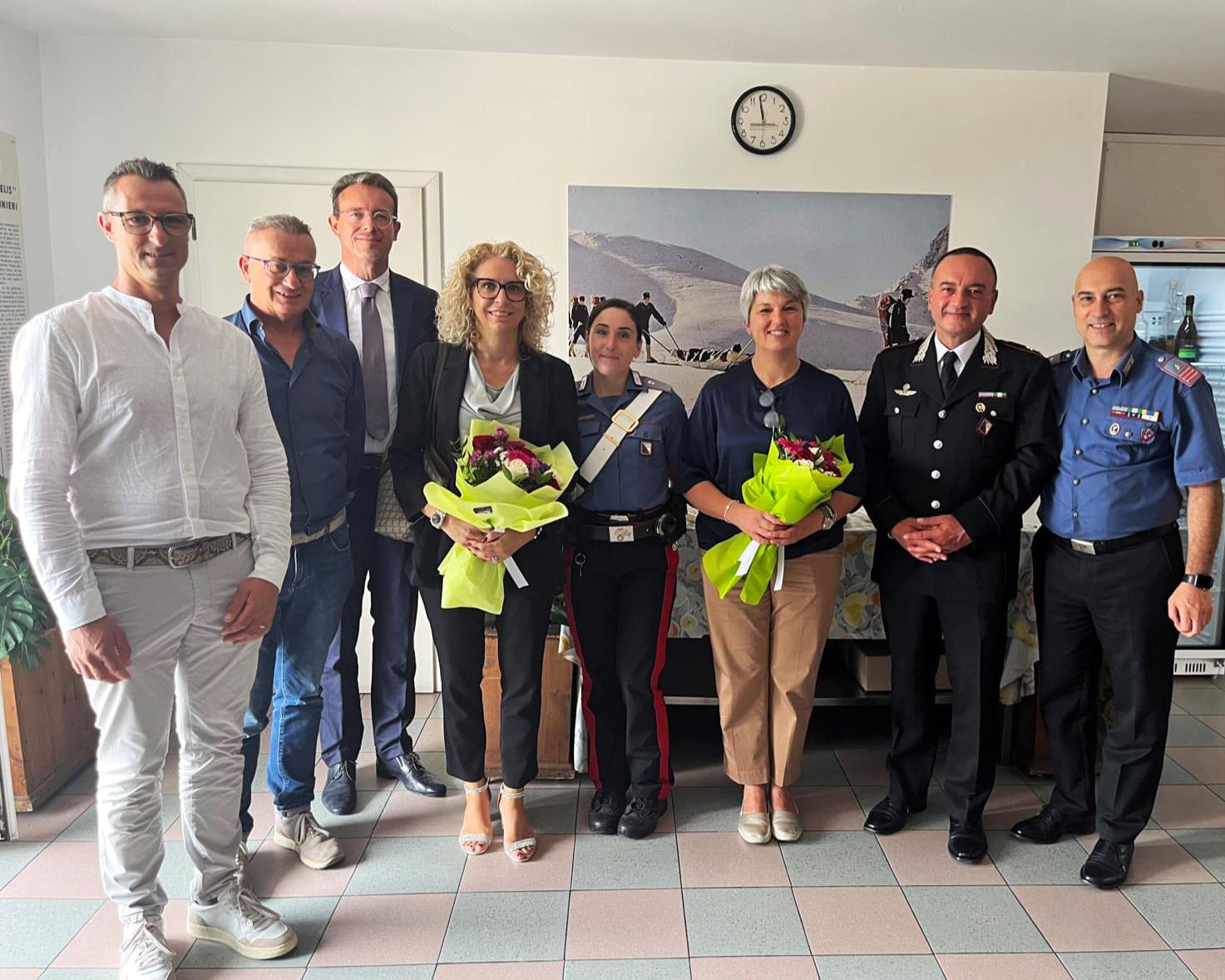 Cles, la giunta comunale in visita alla caserma dei Carabinieri