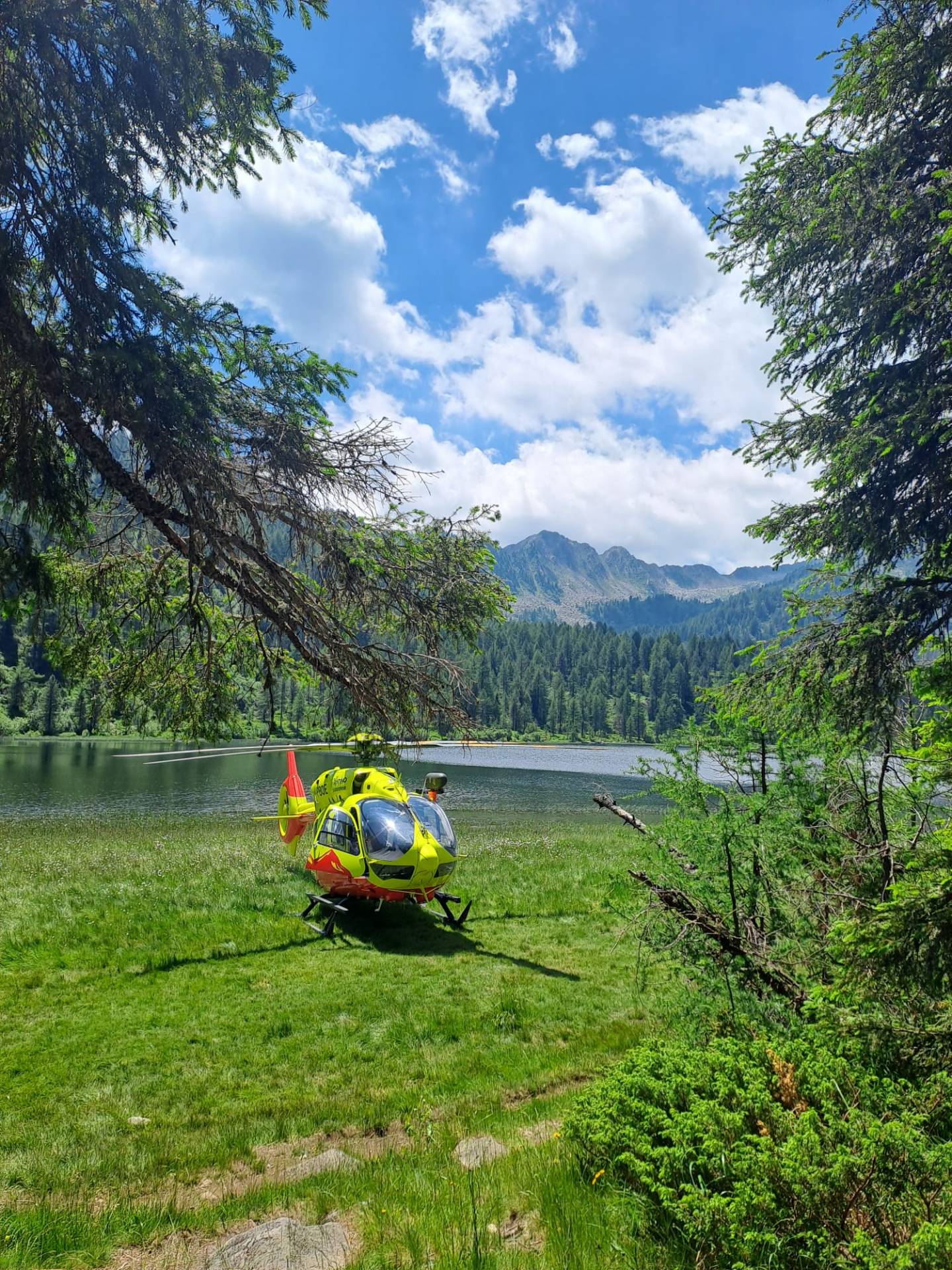 Malghette, intervento dell'elisoccorso 