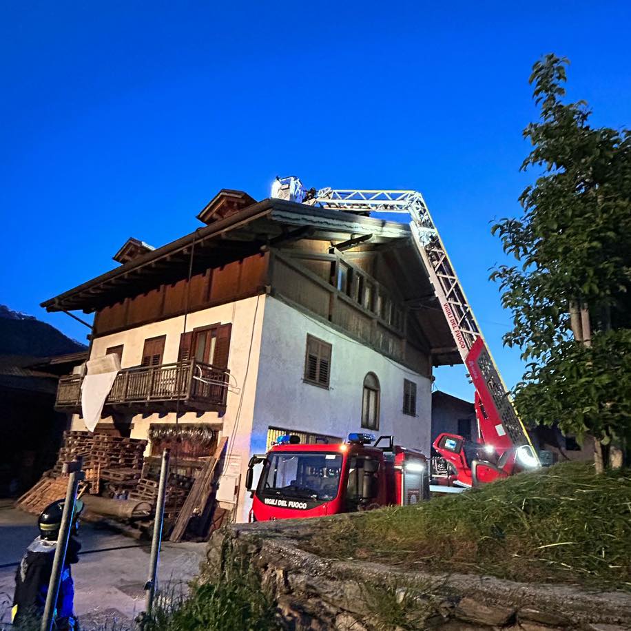 Canna fumaria a fuoco a Samoclevo