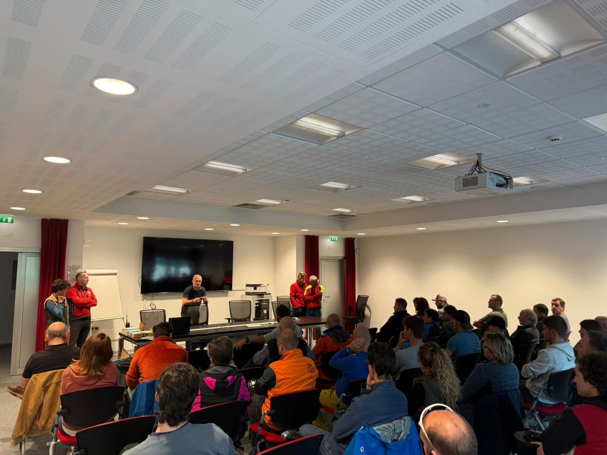 Rifugisti in formazione con il Soccorso Alpino