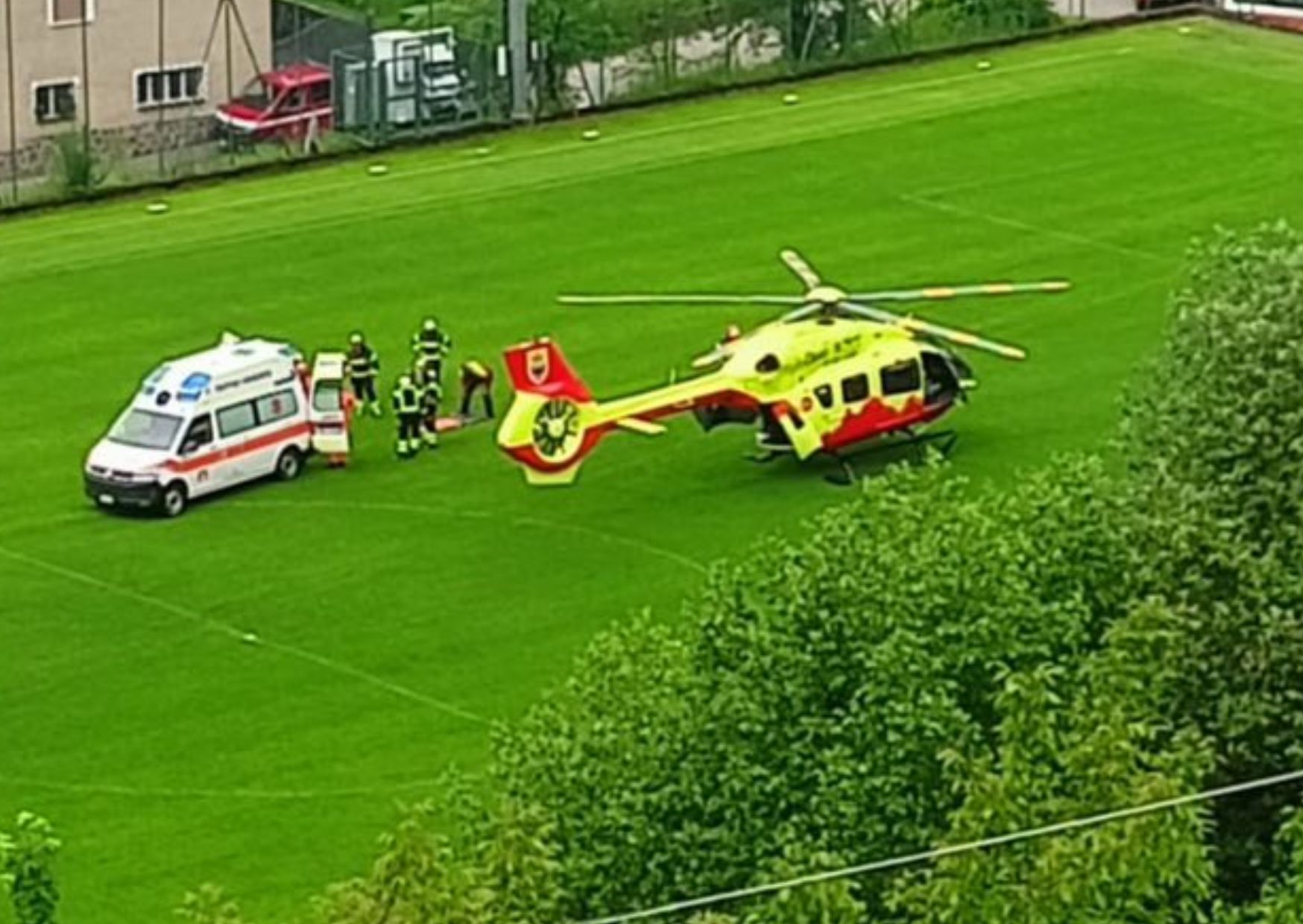 Incidente in moto, elitrasportato in ospedale