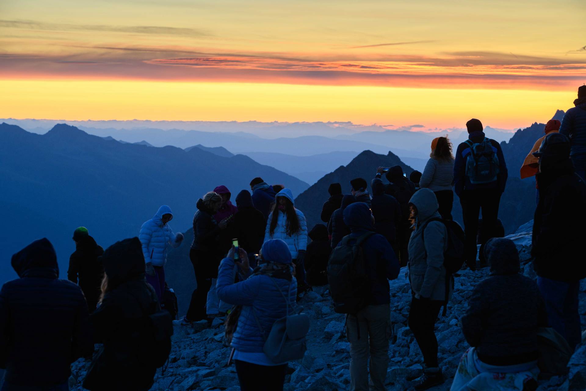 Alba in quota, un rituale tra cielo e musica