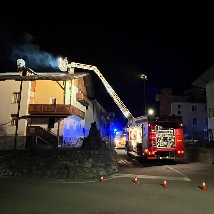 Malé, incendio alla canna fumaria