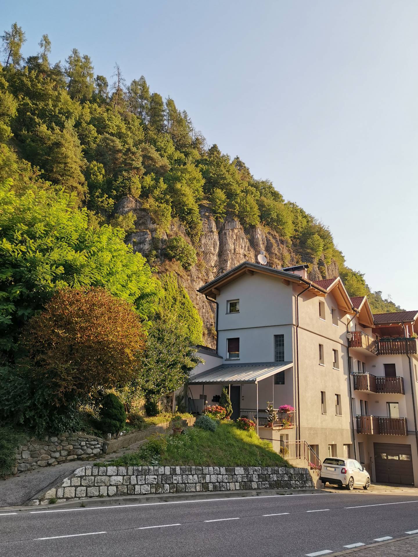 Bordiana, caduta massi