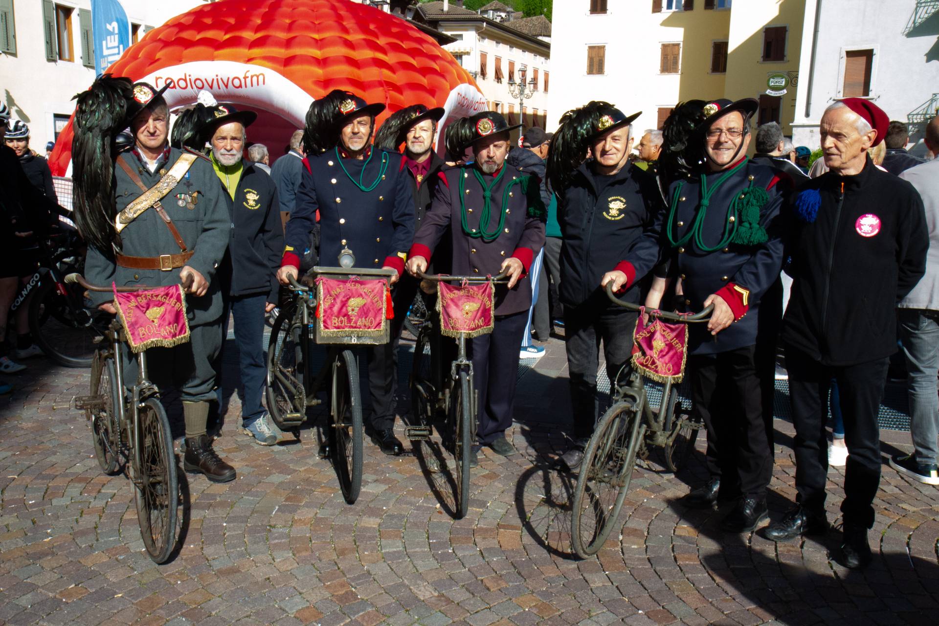 Quarant'anni per il monumento al bersagliere