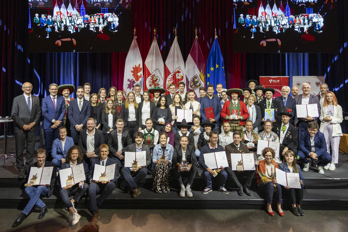 Giovani volontari e associazioni