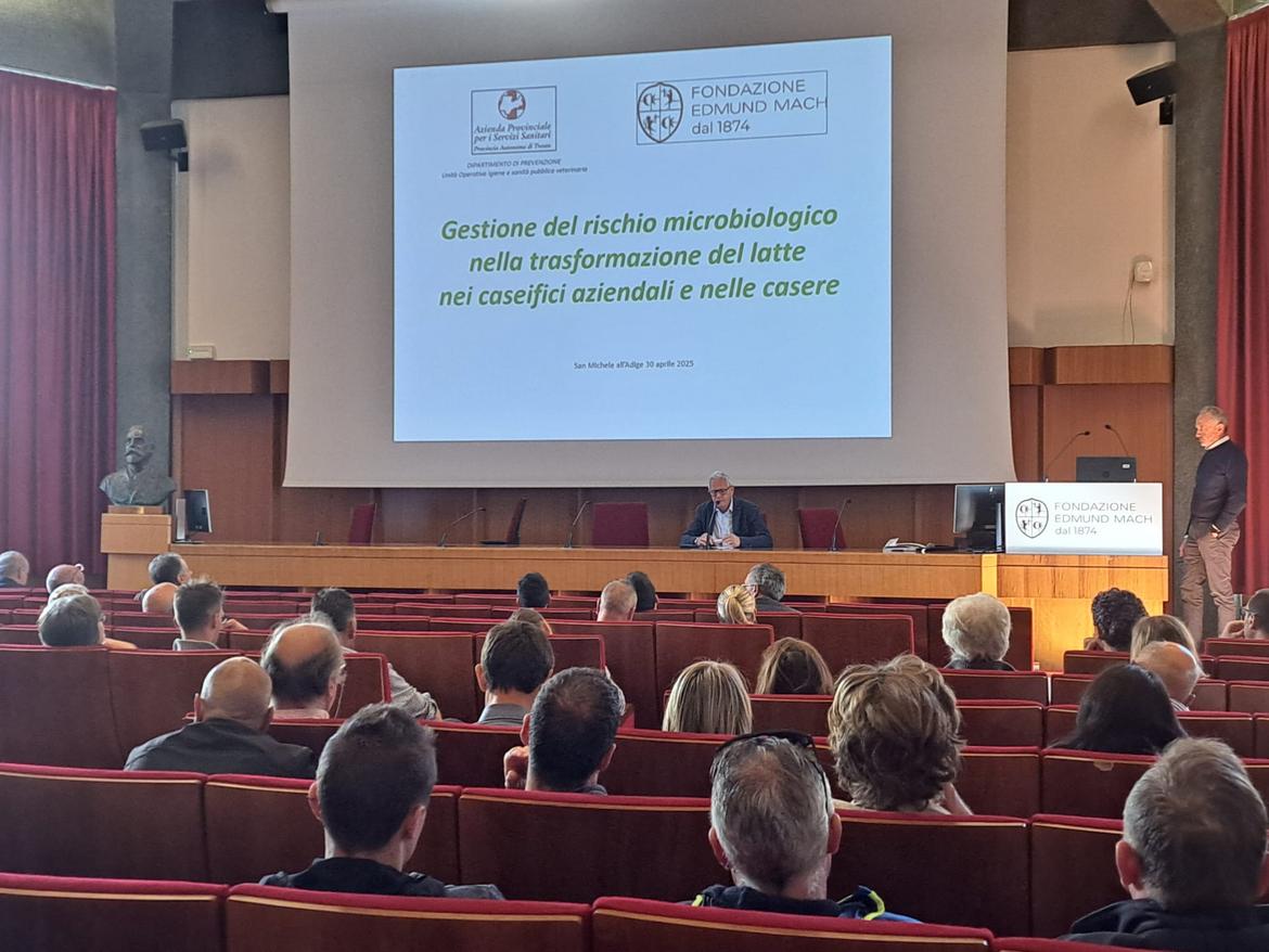 Rischio microbiologico nella trasformazione del latte, una giornata di formazione