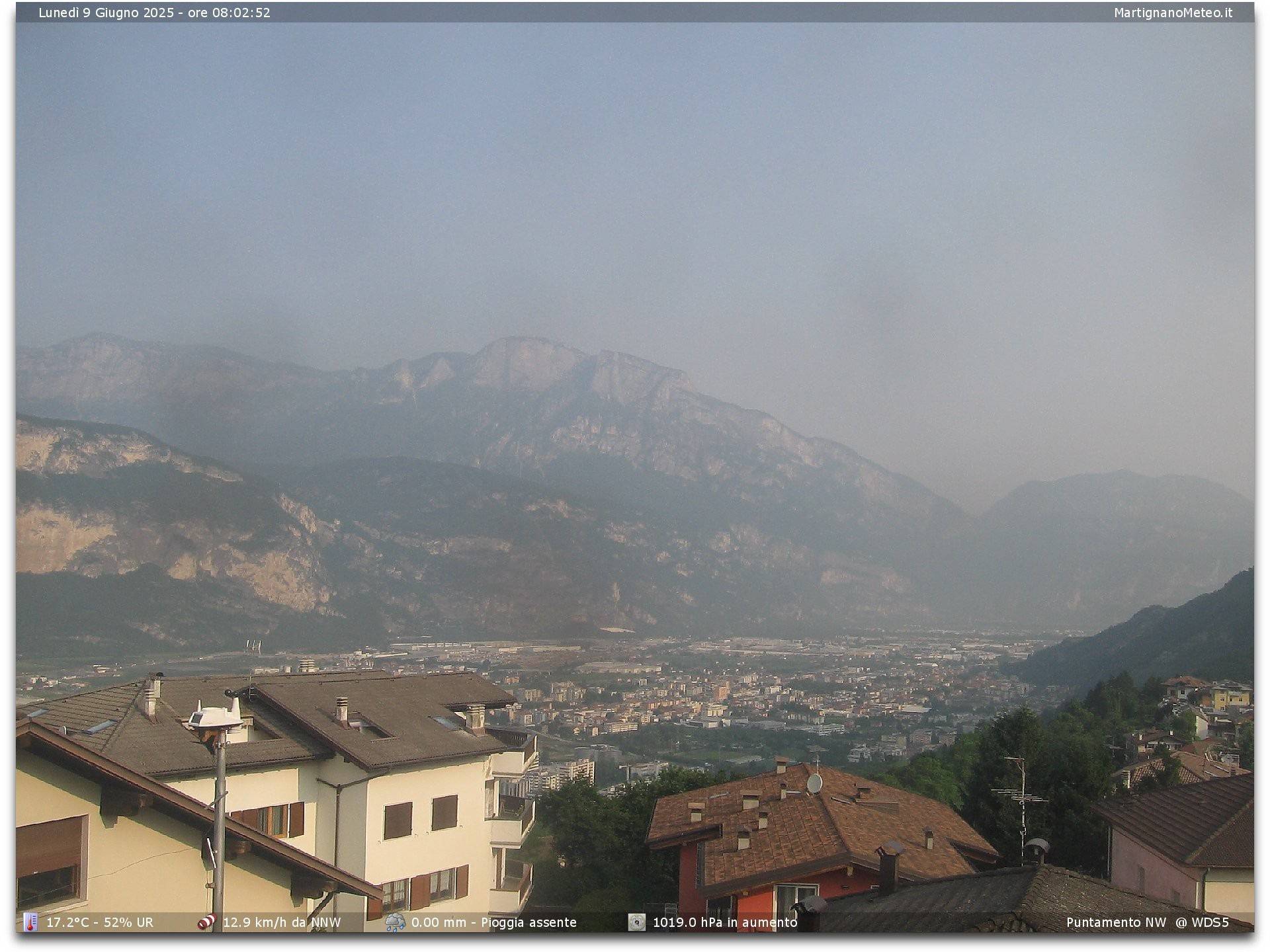 Foschia mattutina, incendi canadesi