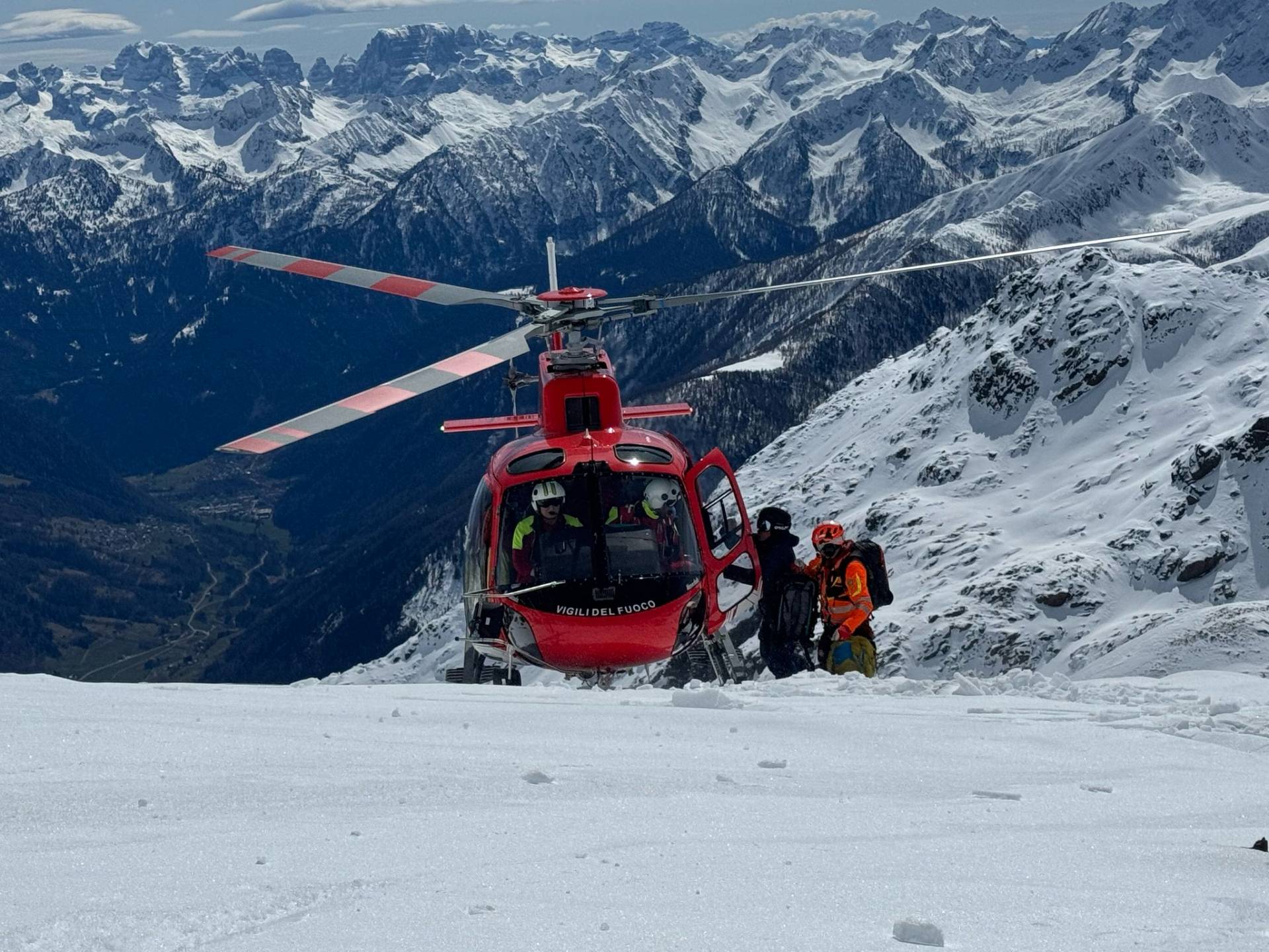 Valanga sul Monte Vioz, due gruppi di scialpinisti coinvolti
