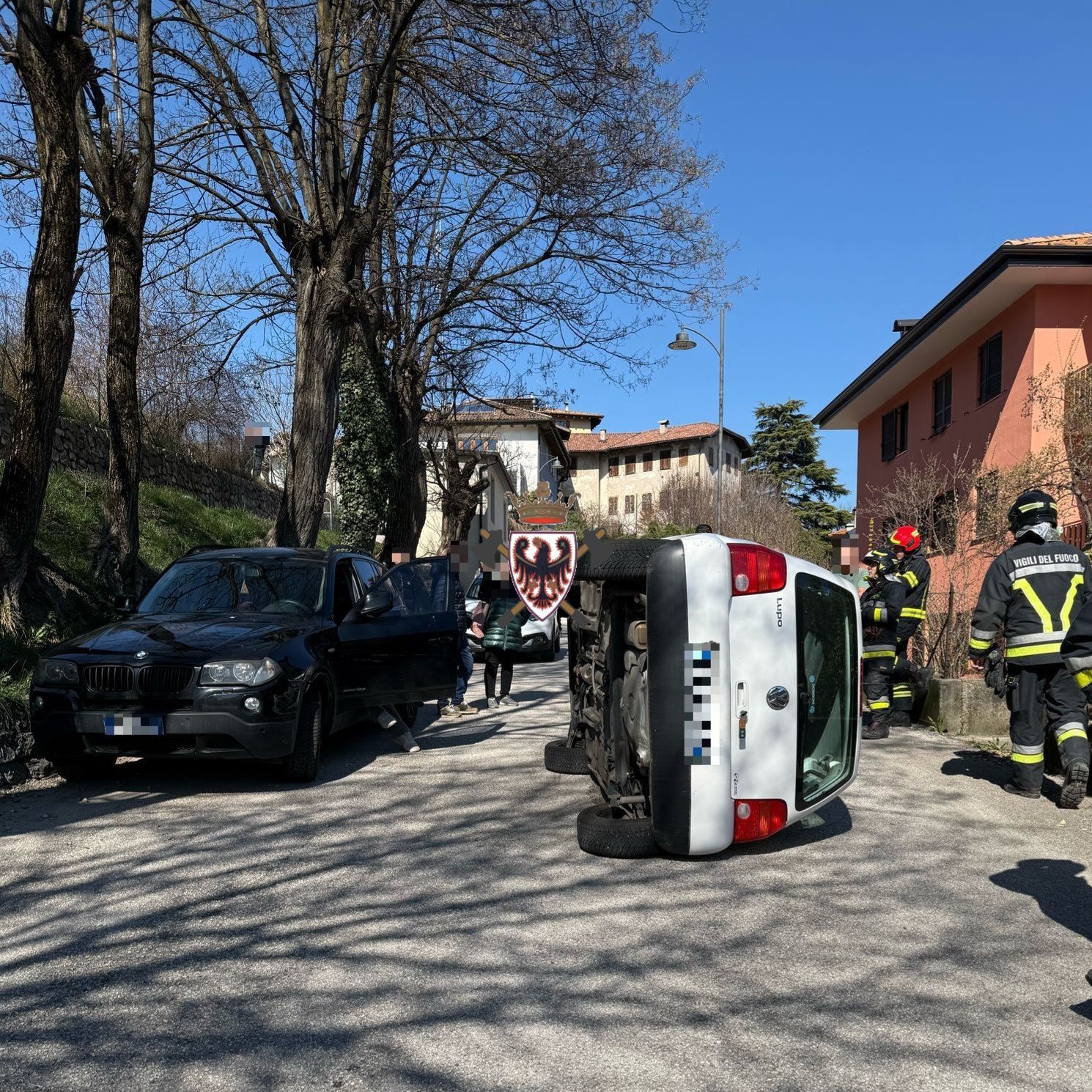 Denno, ribaltamento all'incrocio