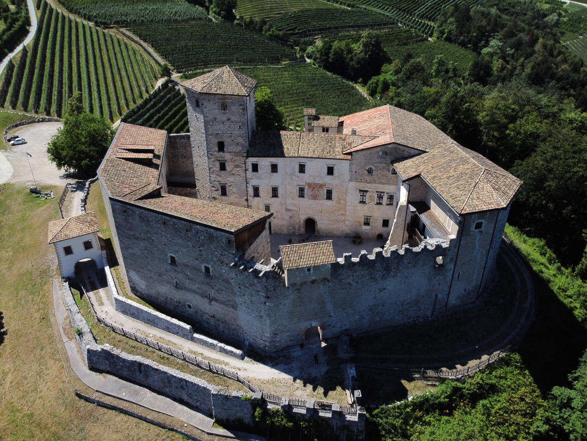 Castel Belasi in mostra