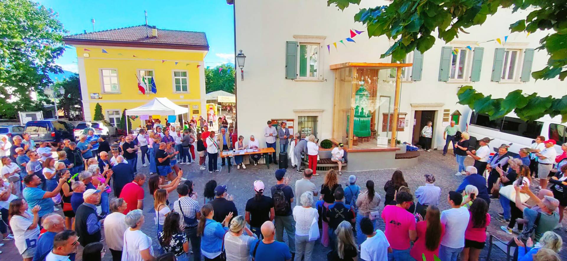 A Sfruz un monumento alla stufa a olle