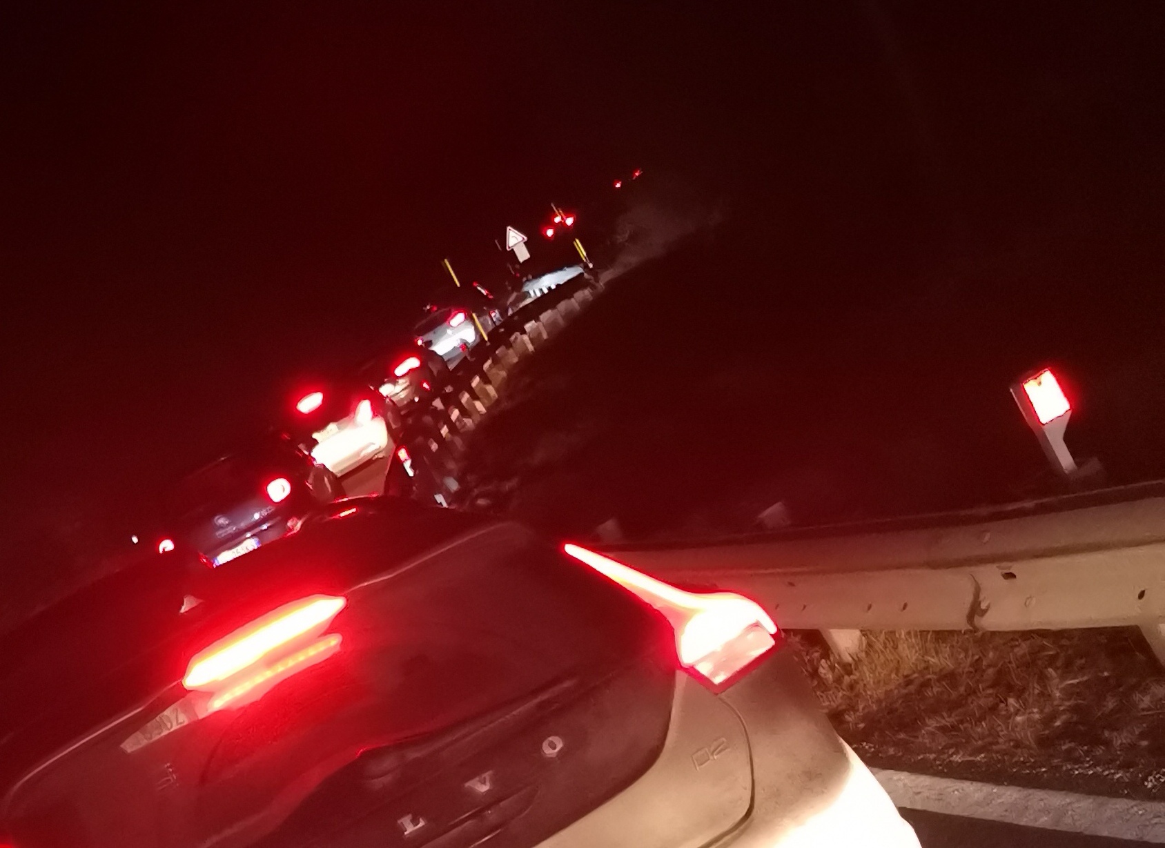 Faé, traffico bloccato per incidente