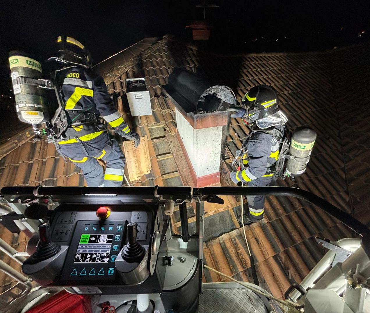 Canna fumaria a fuoco a Caldes