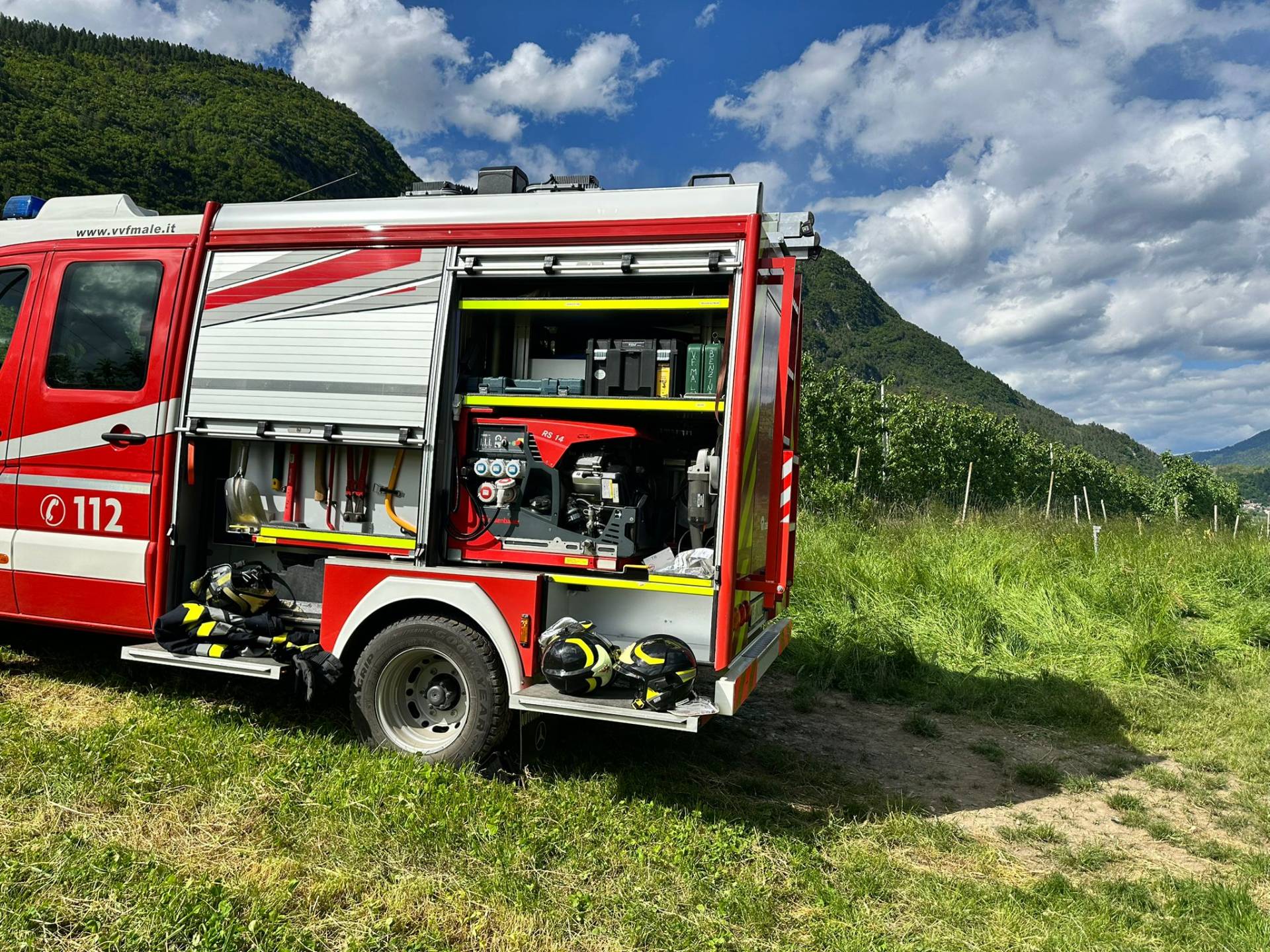 Caldes, muore sotto il trattore ribaltato